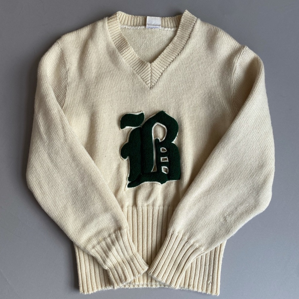 Vintage cream patched sweater!